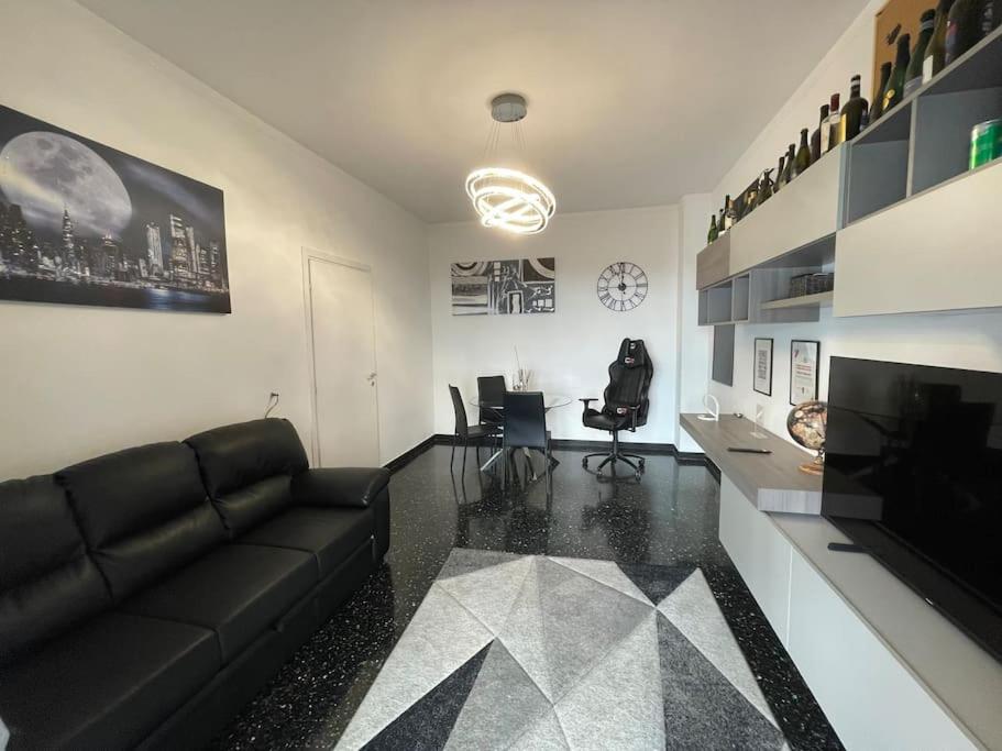 Apartment Centrale Con Ampio Balcone