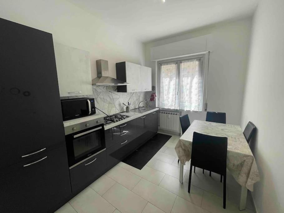Centrale Con Ampio Balcone Apartment *