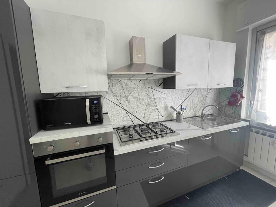 Centrale Con Ampio Balcone Apartment *